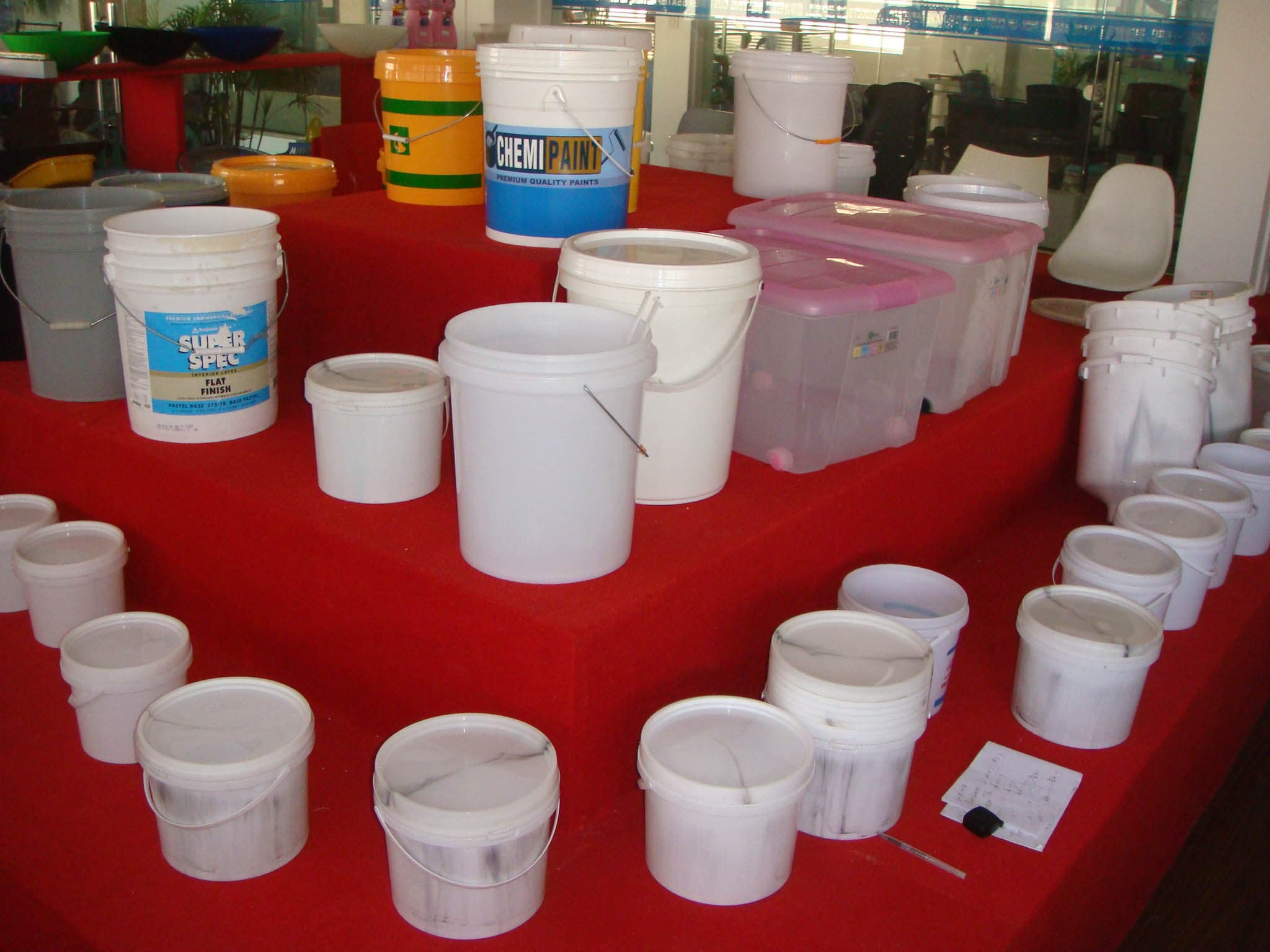 Injection plastic bucket mould